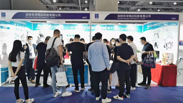 展会现场|jinnianhui金年会3D打印机精彩亮相广州电子展,助力中国智造业(图2) 展会现场|jinnianhui金年会3D打印机精彩亮相广州电子展,助力中国智造业(图2)