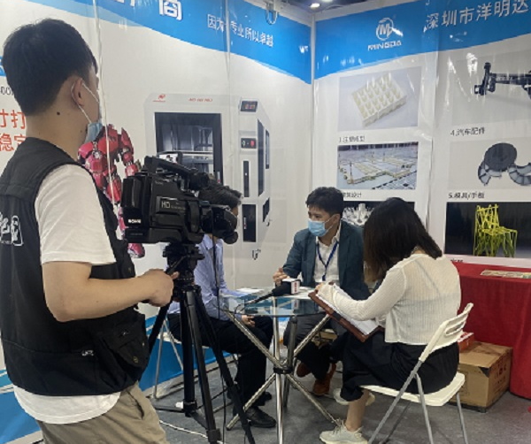 展会现场|jinnianhui金年会3D打印机精彩亮相广州电子展,助力中国智造业(图6) 展会现场|jinnianhui金年会3D打印机精彩亮相广州电子展,助力中国智造业(图6)